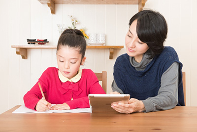 共働き家庭の中学受験